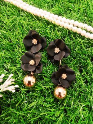 E0490_Gorgeous flowery pattern danglers with a touch a of glossy golden beads(medium size)