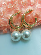 E0347_Classy pearl drop earring (medium size ear drop hangings).