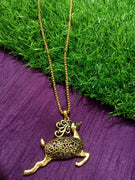 N0278_Trendy necklace with a deer shaped pendant with delicate craft work.