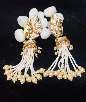 E0135_Classy chain drop jumkas with delicate kundan work with a touch of pearls.