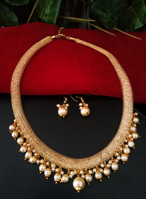 N0112_ Gorgeous necklace set with a touch of stones and pearls.