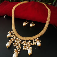 N0109_ Gorgeous necklace set with a touch of stones and pearls.