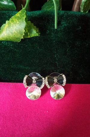 E0542_Lovely Ribbon Bow knot studs with a touch of beautiful stones.