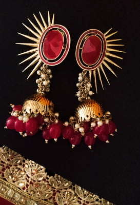 E0120_ Classy Style Meenakari jumkas with a delicate work of pearls and reddish color beads.