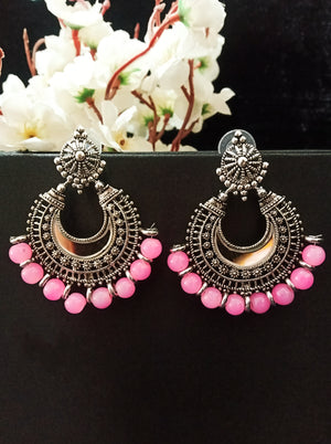 E0779_Lovely crafted circular shaped earrings with delicate patterns with a touch of vibrant pink beads studded with a mirror.