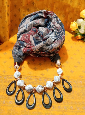 P040_Beautiful soft pendant scarf with a touch of beautiful bead work and patterns.