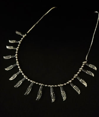 N0293_Lovely Oxidized choker necklace with delicate leafy shaped pendants.