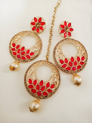 M019_Beautiful design chandhbali style golden color earring & maang tika combo with delicate work with a touch of pearl drop.