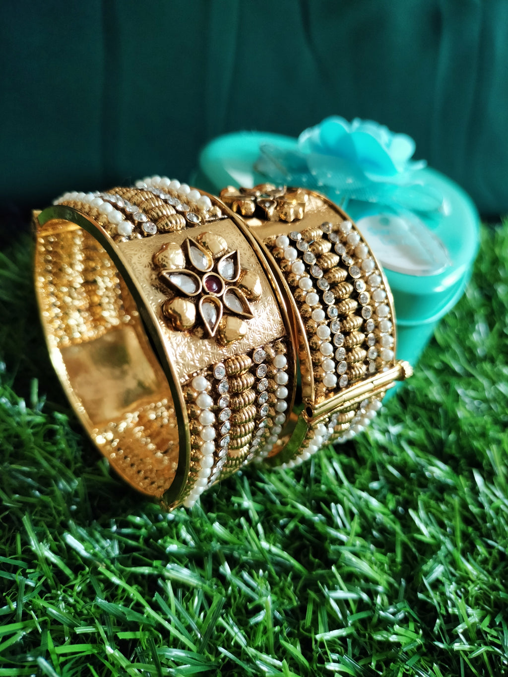 Antique gold broad on sale bangles