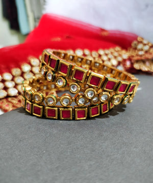 B0285_Classy square design bangles with delicate work of kundan stones with a touch of pink stones.